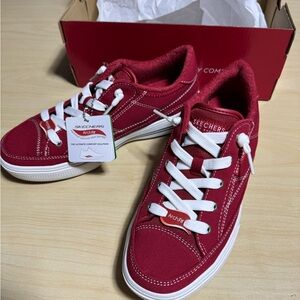 Skechers Arch Fit “Arcade” red sneakers. 8.5 NIB!